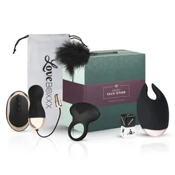 Loveboxxx Romantic Couples Box Gift Set